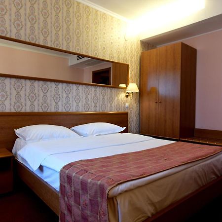 Hotel Брашов Экстерьер фото