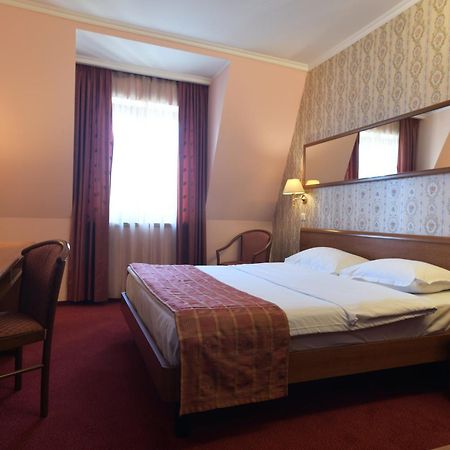 Hotel Брашов Экстерьер фото