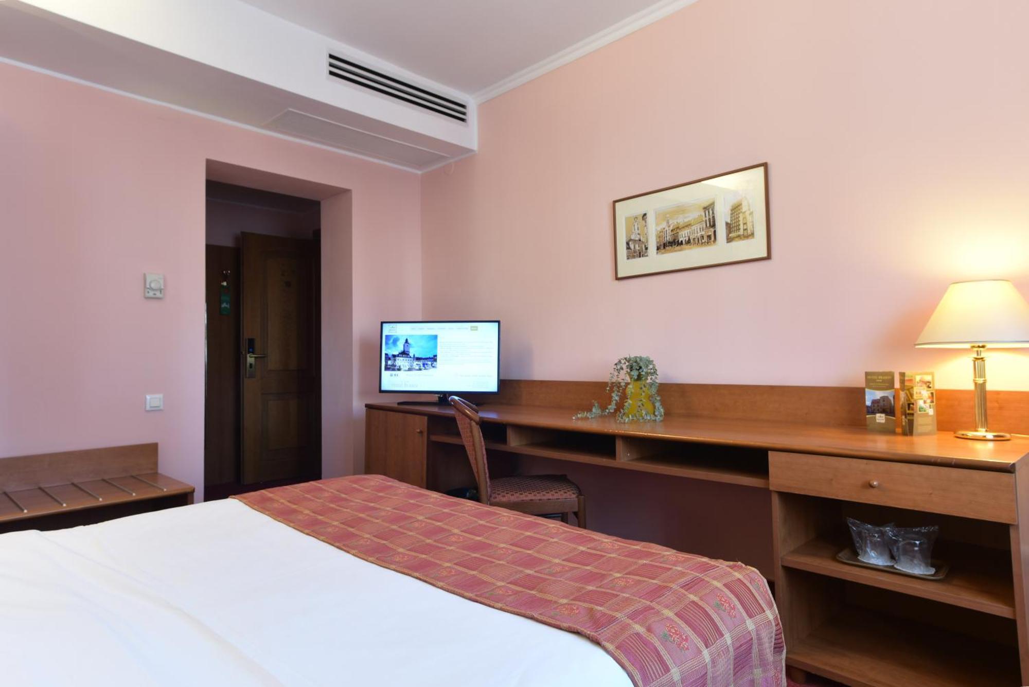 Hotel Брашов Экстерьер фото