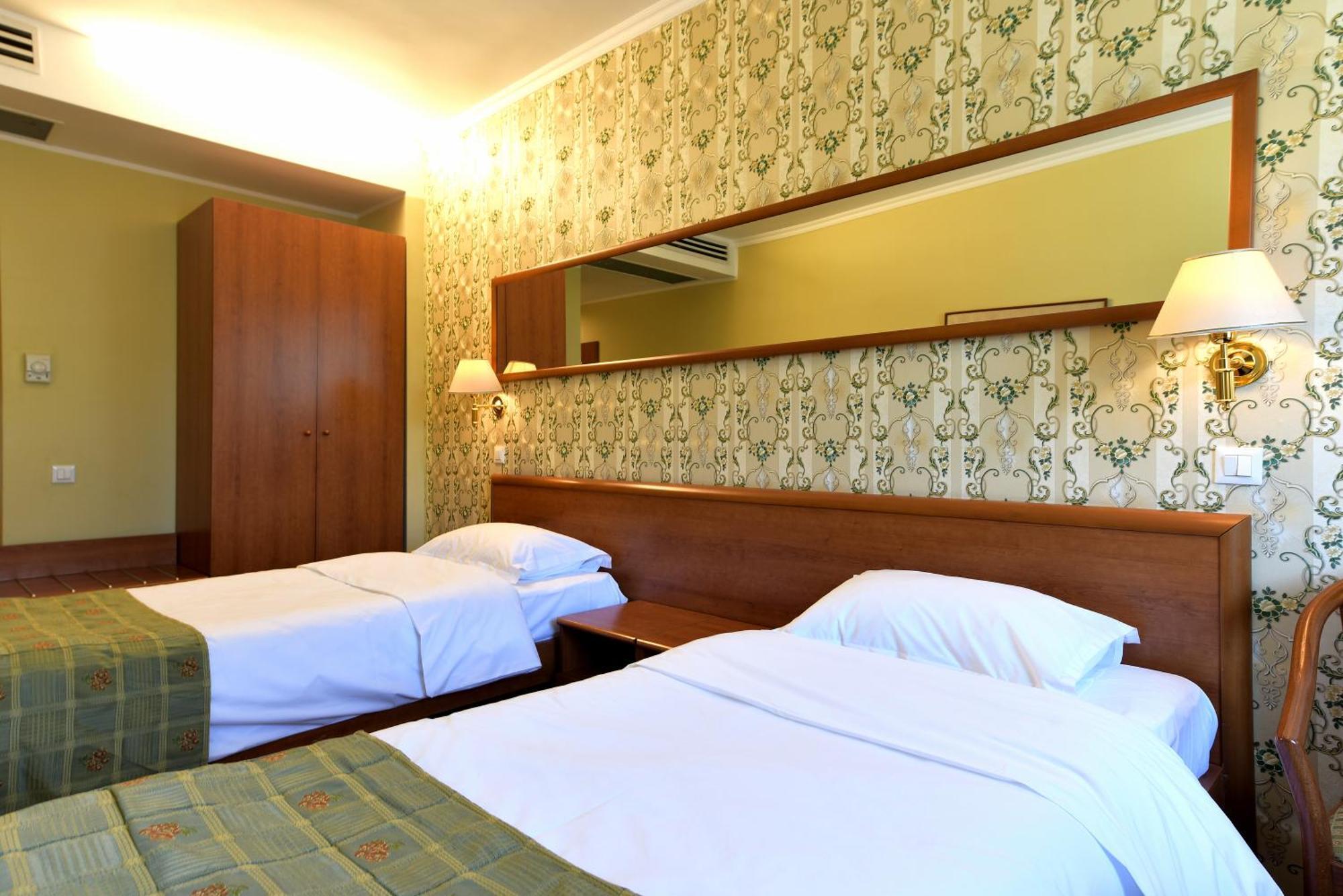 Hotel Брашов Экстерьер фото
