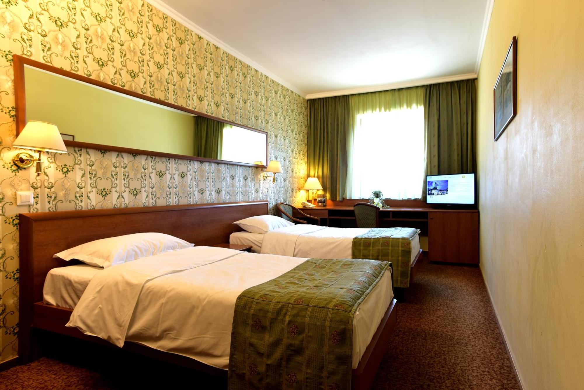 Hotel Брашов Экстерьер фото