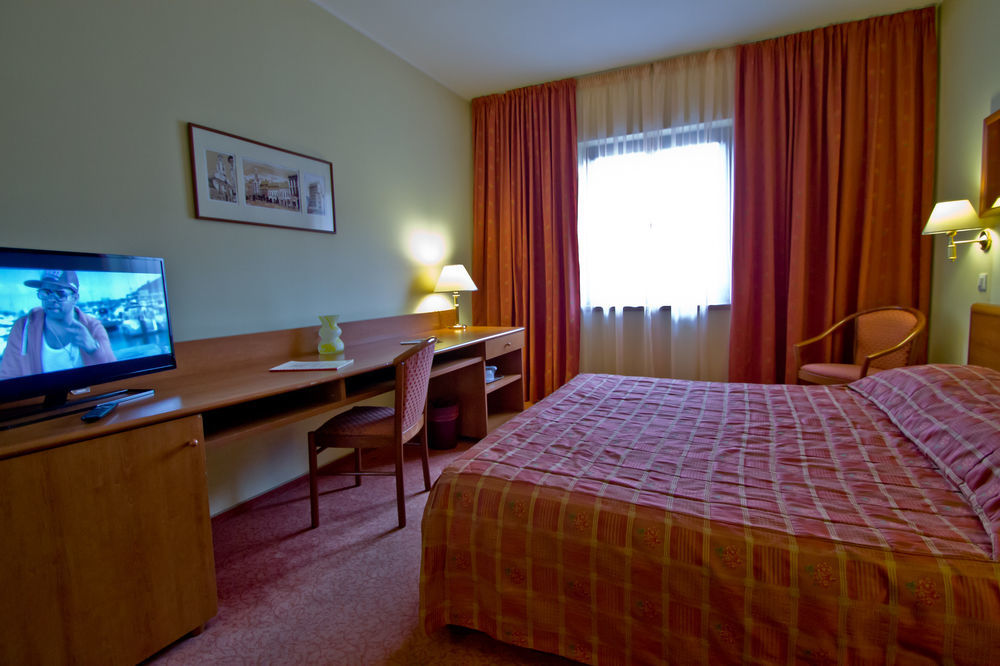 Hotel Брашов Экстерьер фото
