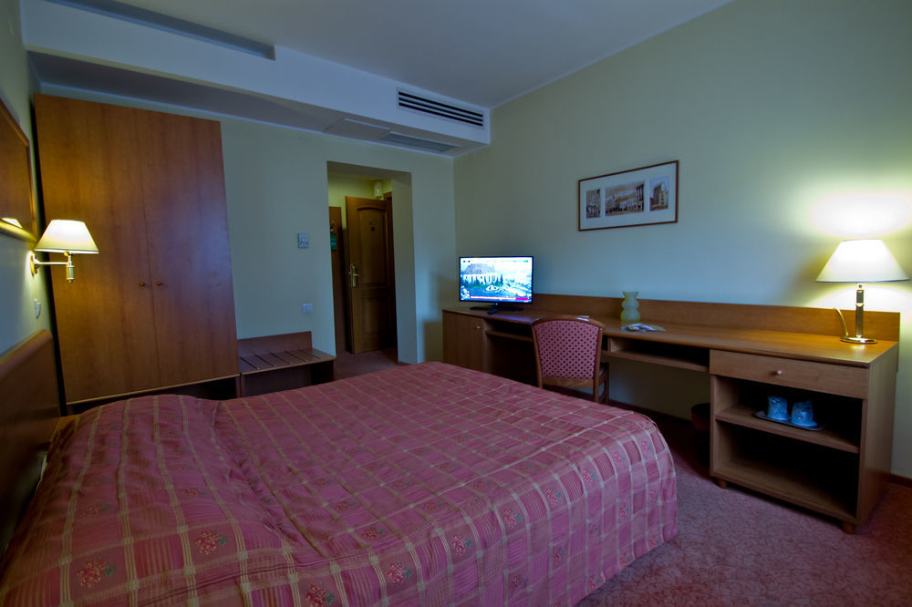 Hotel Брашов Экстерьер фото